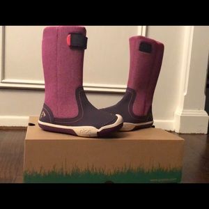 Never worn Plae Claire Boots Size 8 (toddler)